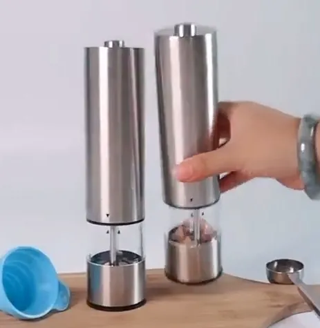 조절 가능한 스테인리스 스틸 소금 및 후추 가루 분쇄기 LED가 있는 전기 자동 분쇄기 후추 및 소금 분쇄기